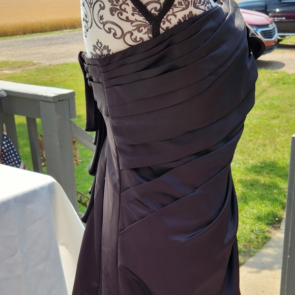 Black evening gown size 8 - Picture 14 of 16